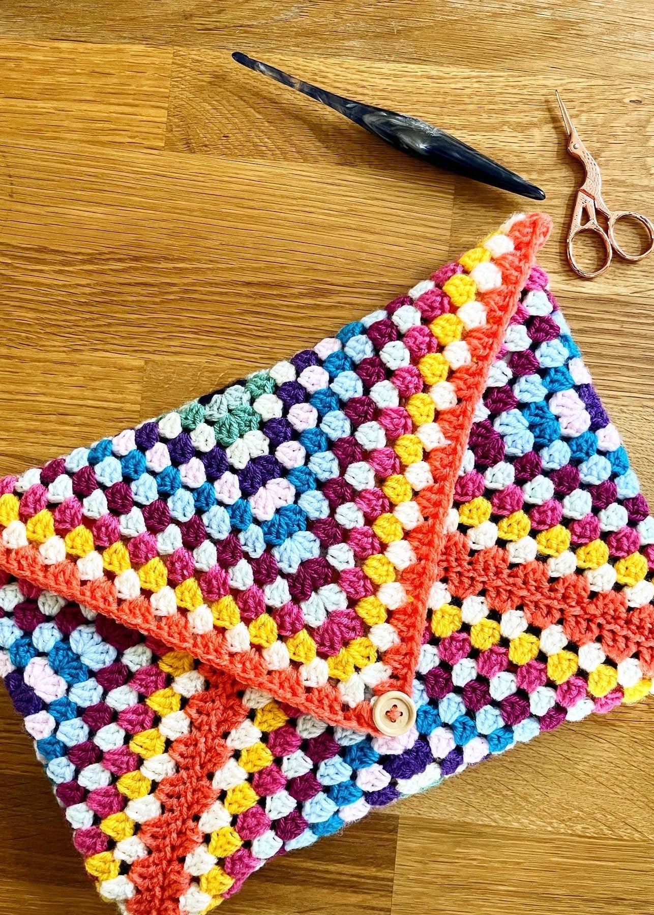 Granny Square Pouch crochet pattern - downloadable PDF