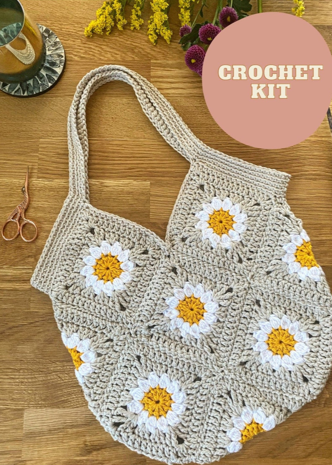 Daisy tote bag crochet kit - perfect gift for crafty beginners!