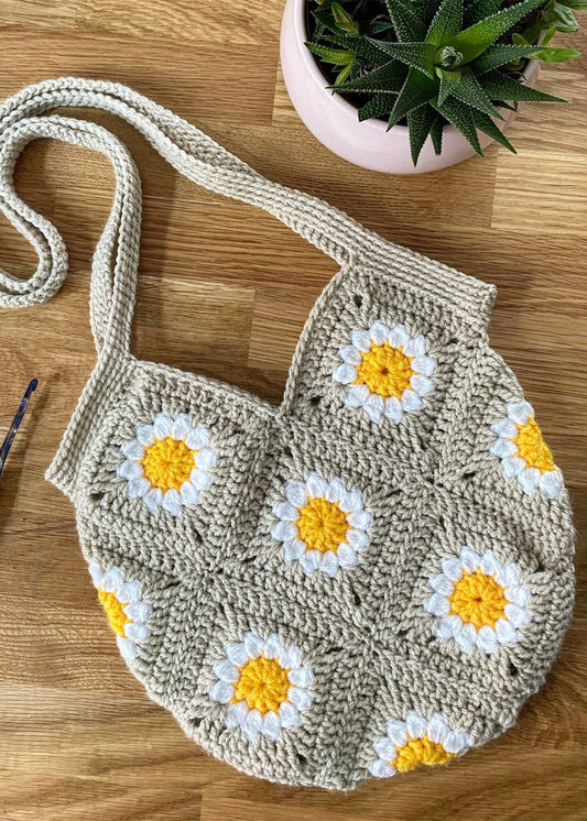 Daisy granny square tote bag crochet pattern - downloadable PDF