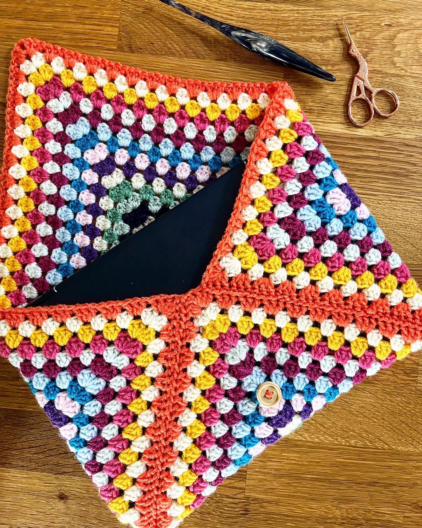 Granny Square Pouch crochet pattern - downloadable PDF