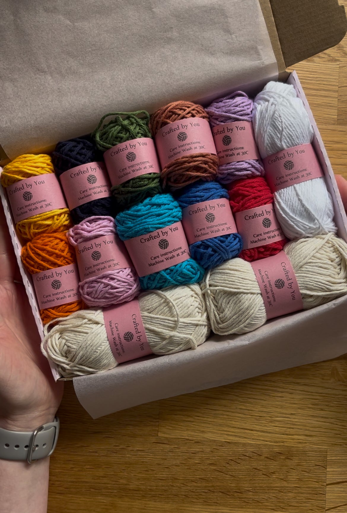 Granny Square beach bag crochet kit - perfect gift for crafty beginners!