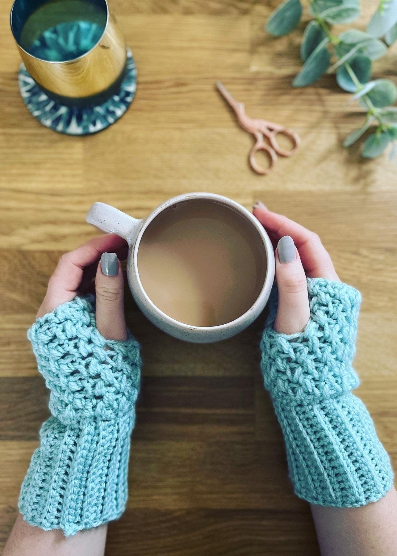 Berry cosy fingerless gloves crochet pattern - downloadable PDF