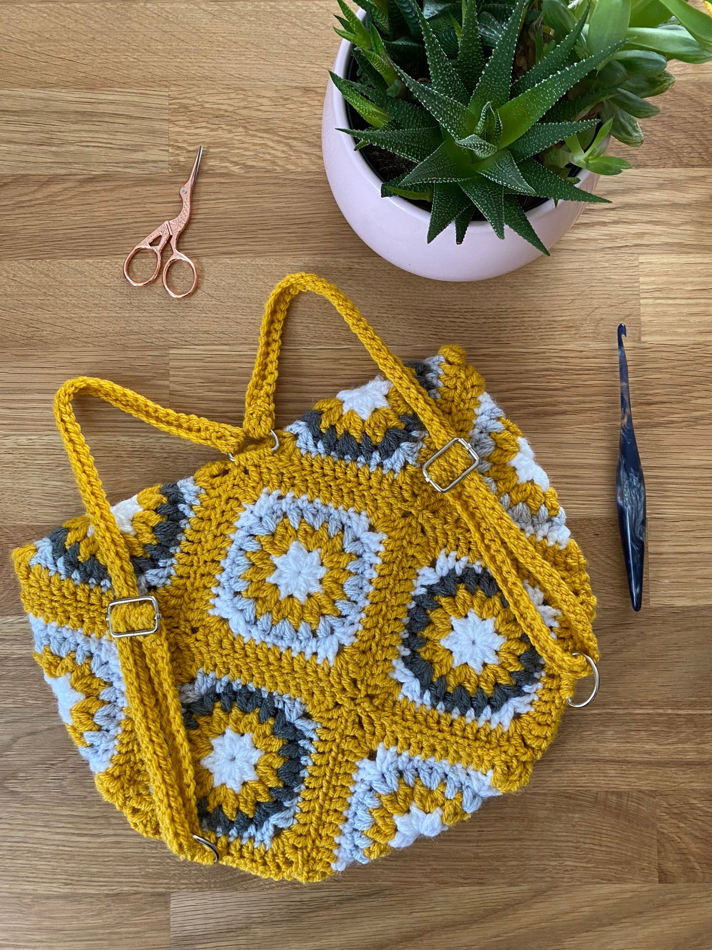 StarBurst Four Way granny square tote bag crochet pattern - downloadable PDF