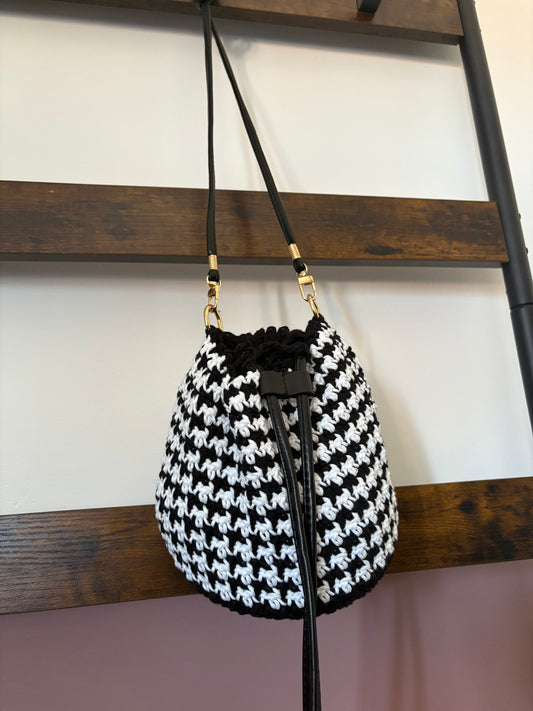 Houndstooth Bucket Bag crochet pattern - downloadable PDF