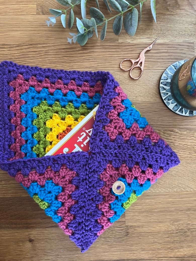 Granny Square Pouch crochet pattern - downloadable PDF
