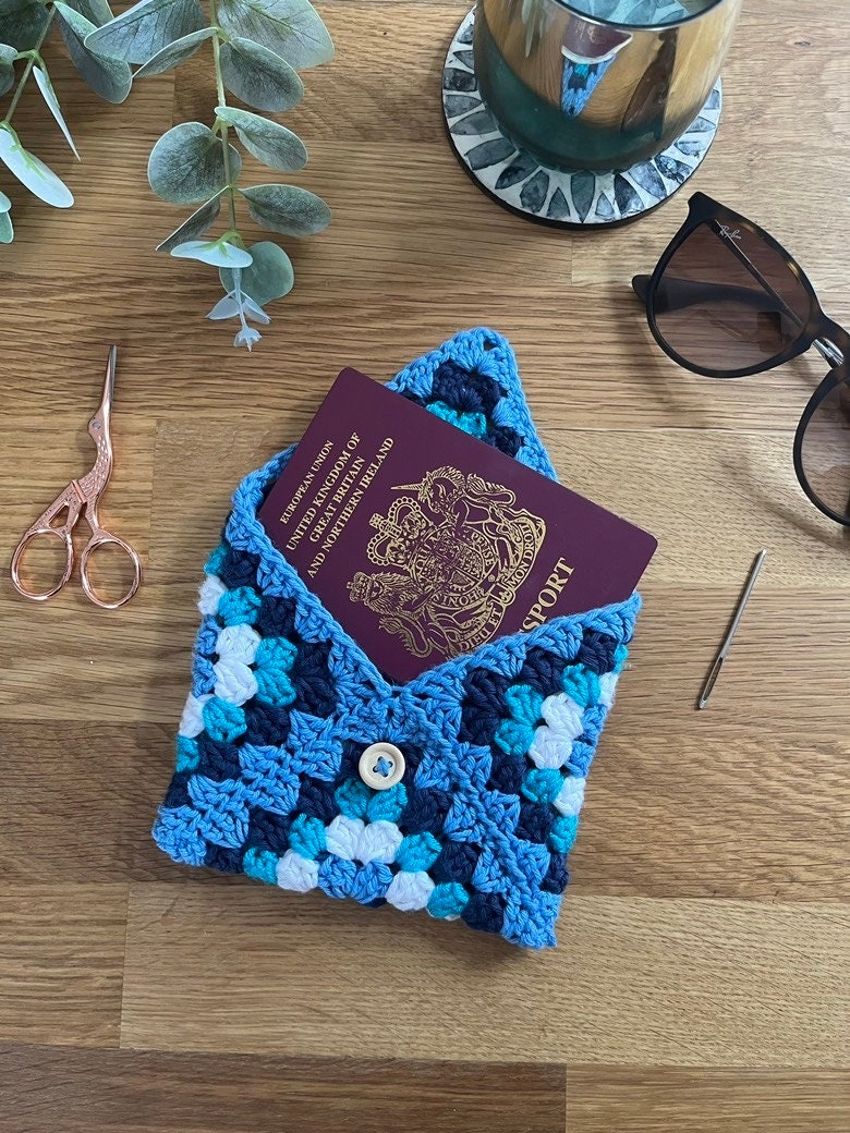 Granny Square Pouch crochet pattern - downloadable PDF