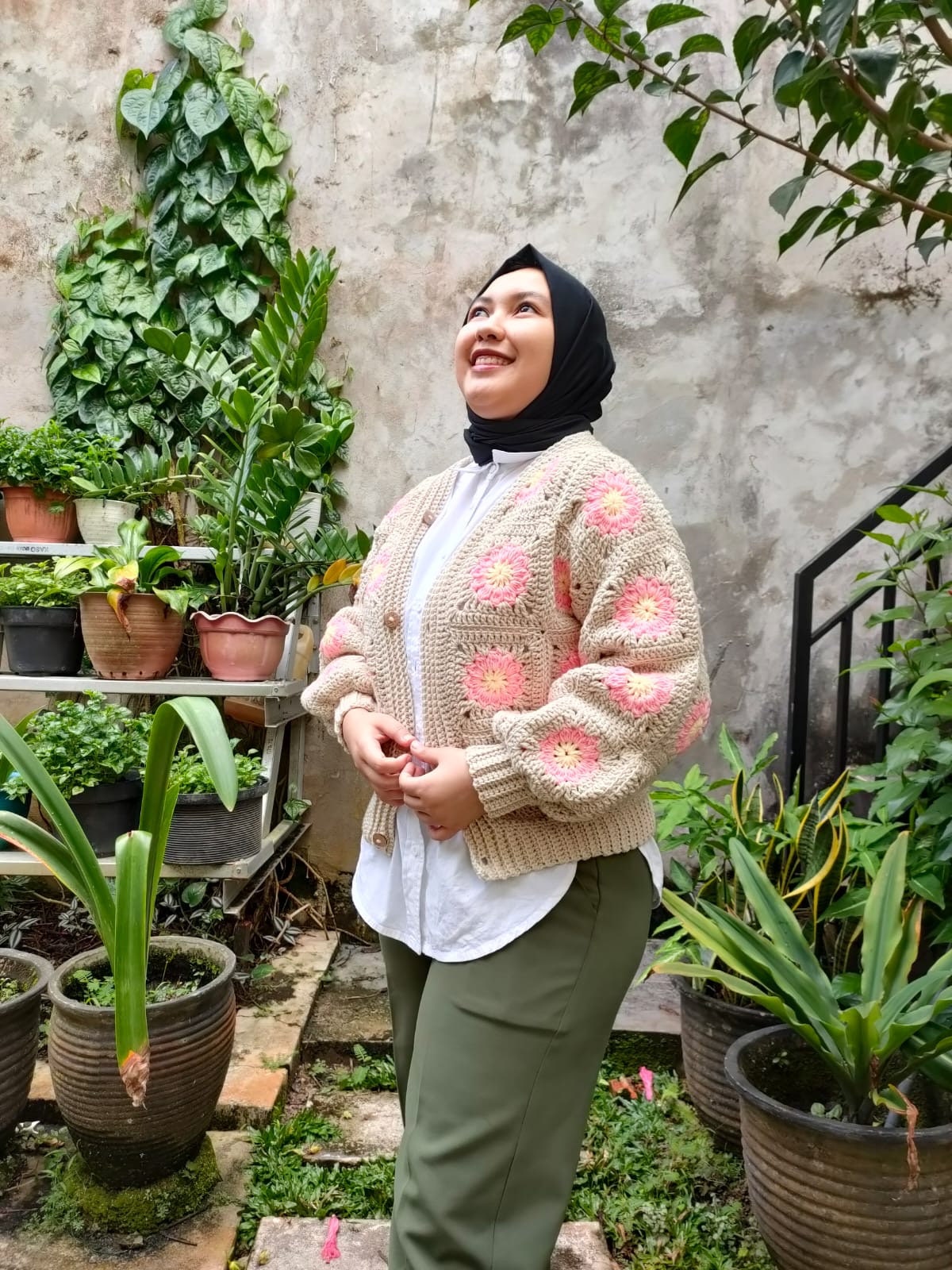 Daisy Granny Square Cardigan - crochet pattern - downloadable PDF