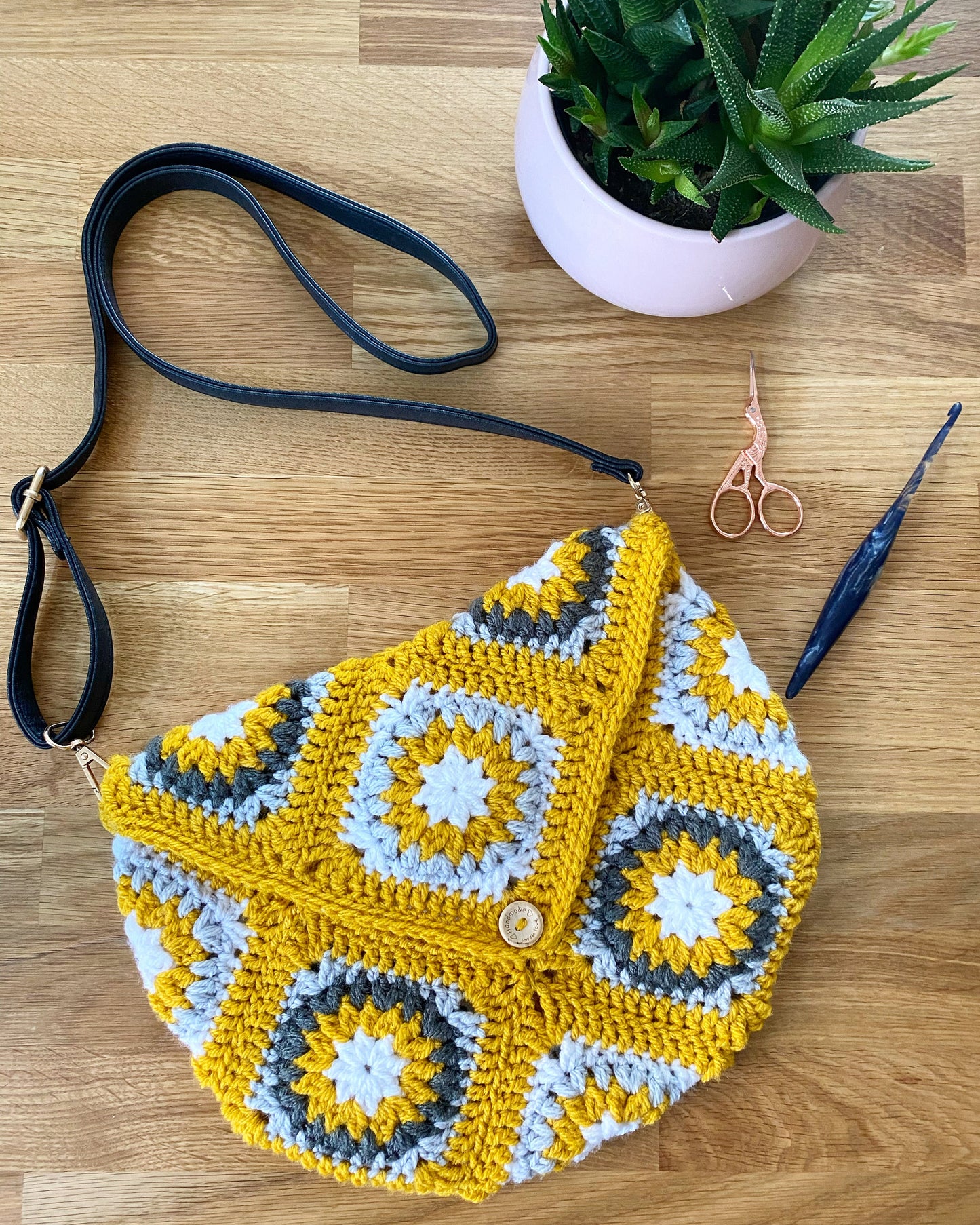 StarBurst Four Way granny square tote bag crochet pattern - downloadable PDF