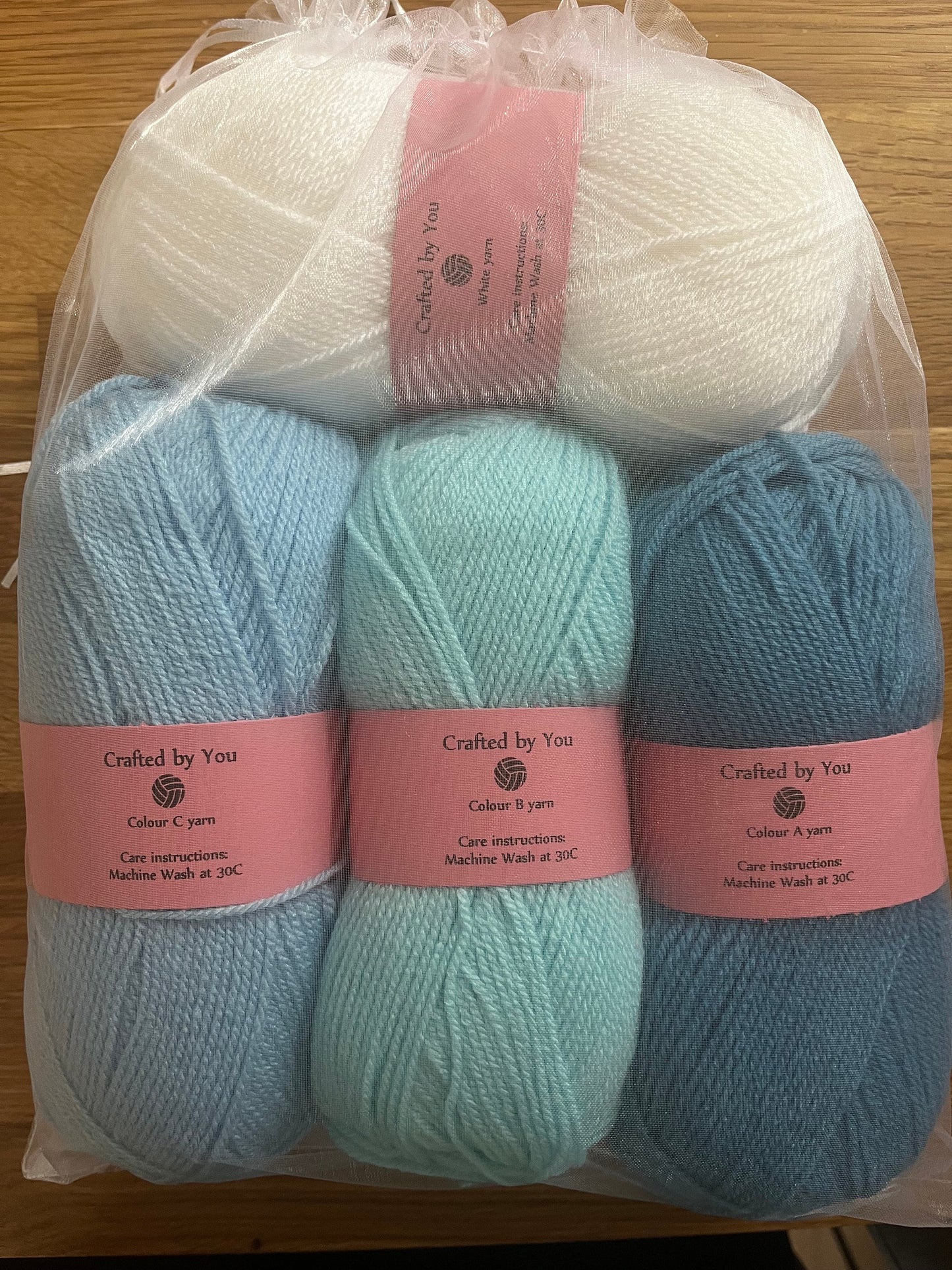 Riptide blanket crochet kit - ripple blanket - perfect gift for crafty beginners!