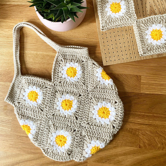 Daisy granny square tote bag crochet pattern - downloadable PDF