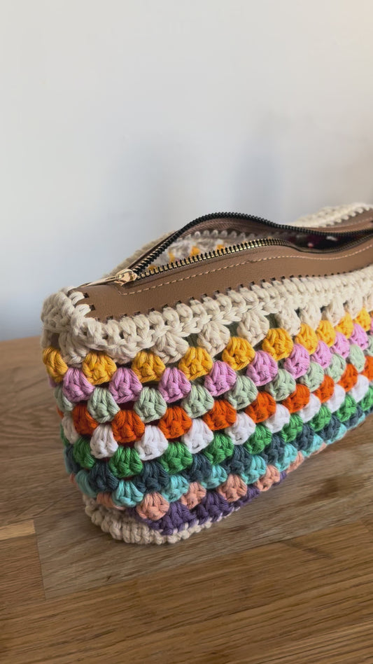 Granny Stitch Zipper Pouch crochet pattern - downloadable PDF