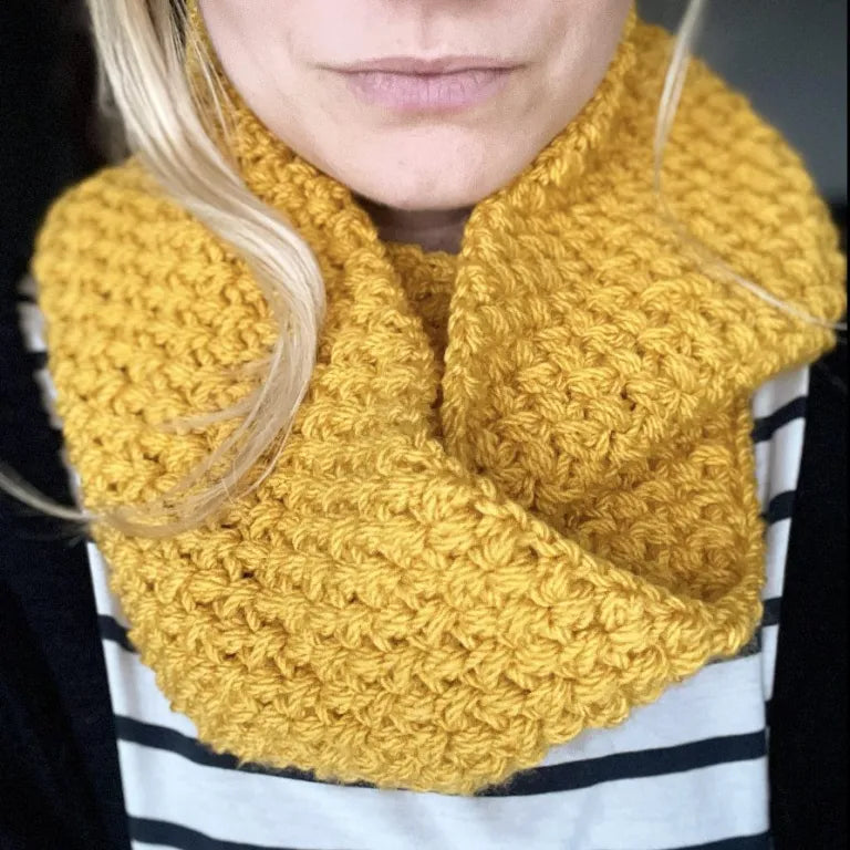 Berry cosy snood pattern