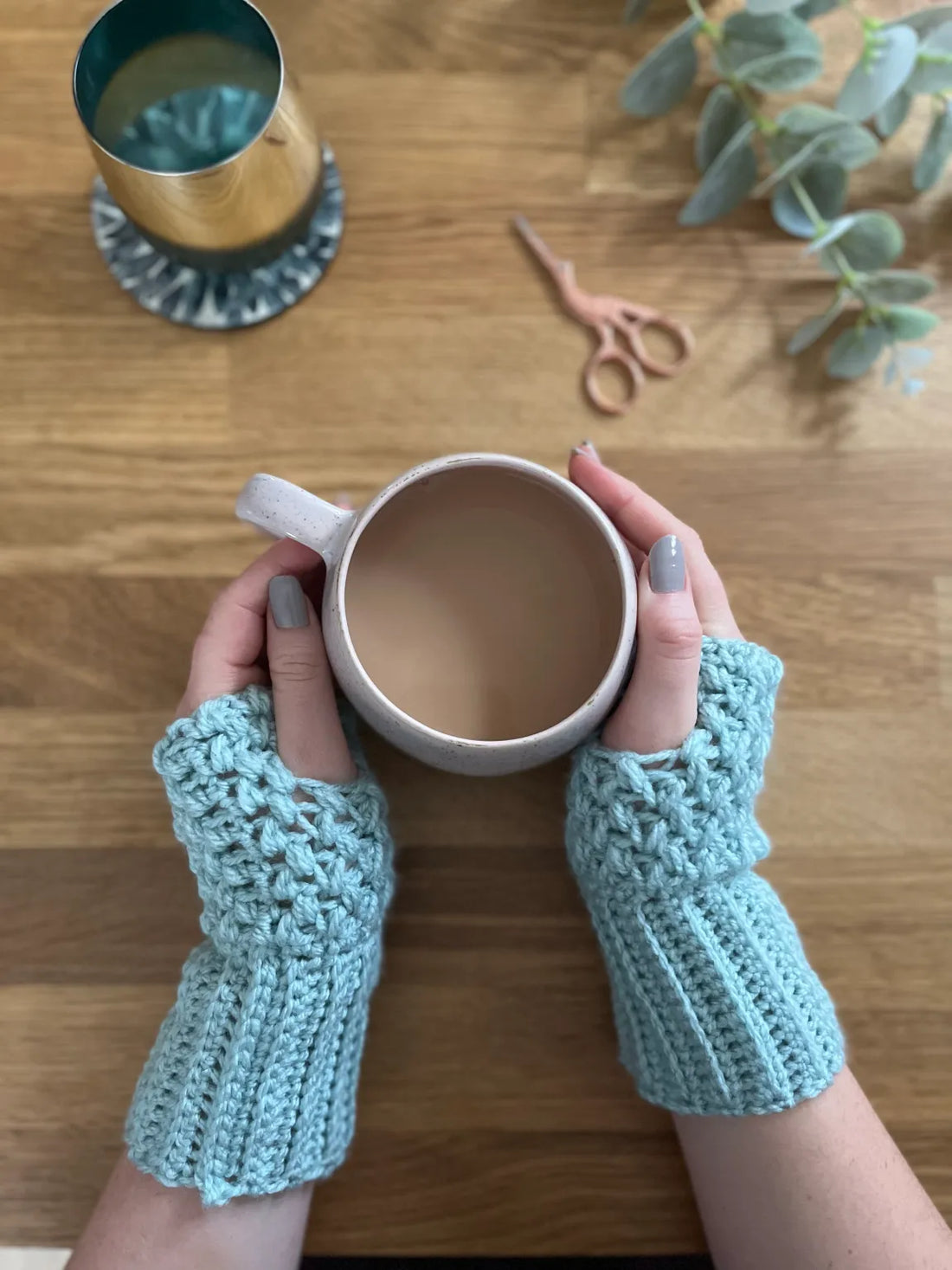 Berry cosy fingerless gloves pattern
