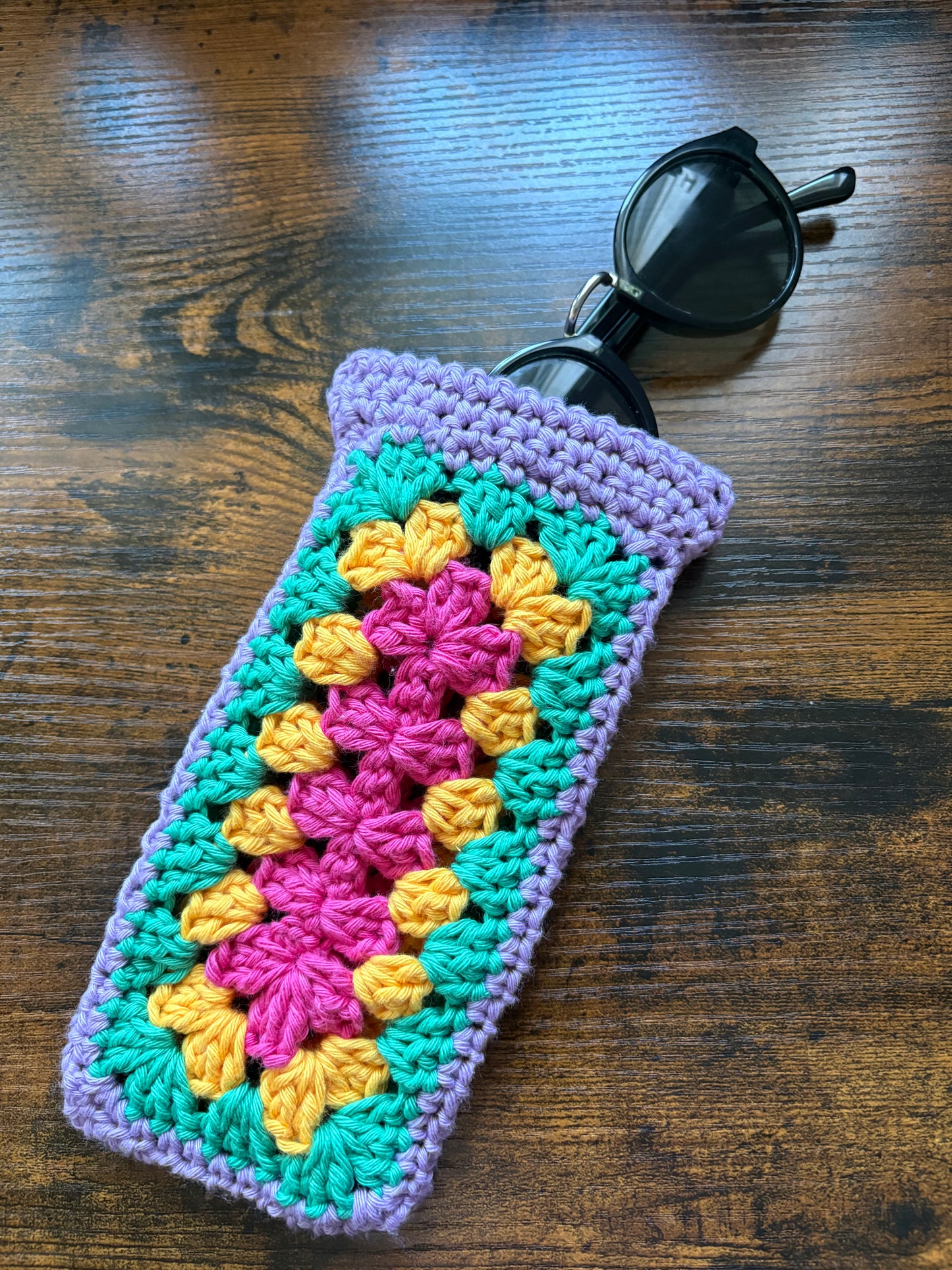 Granny Stitch Sunglasses Case - downloadable PDF