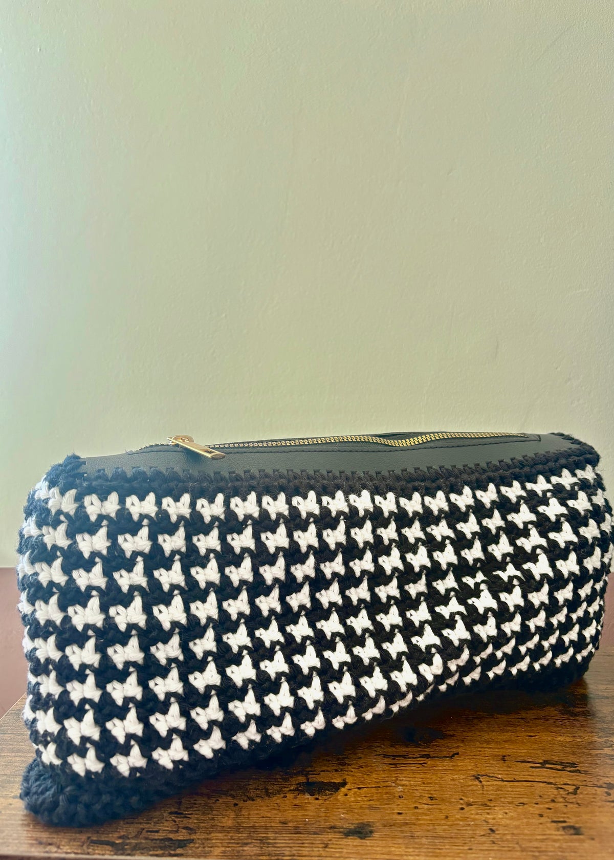 Houndstooth Zipper Pouch crochet pattern - downloadable PDF