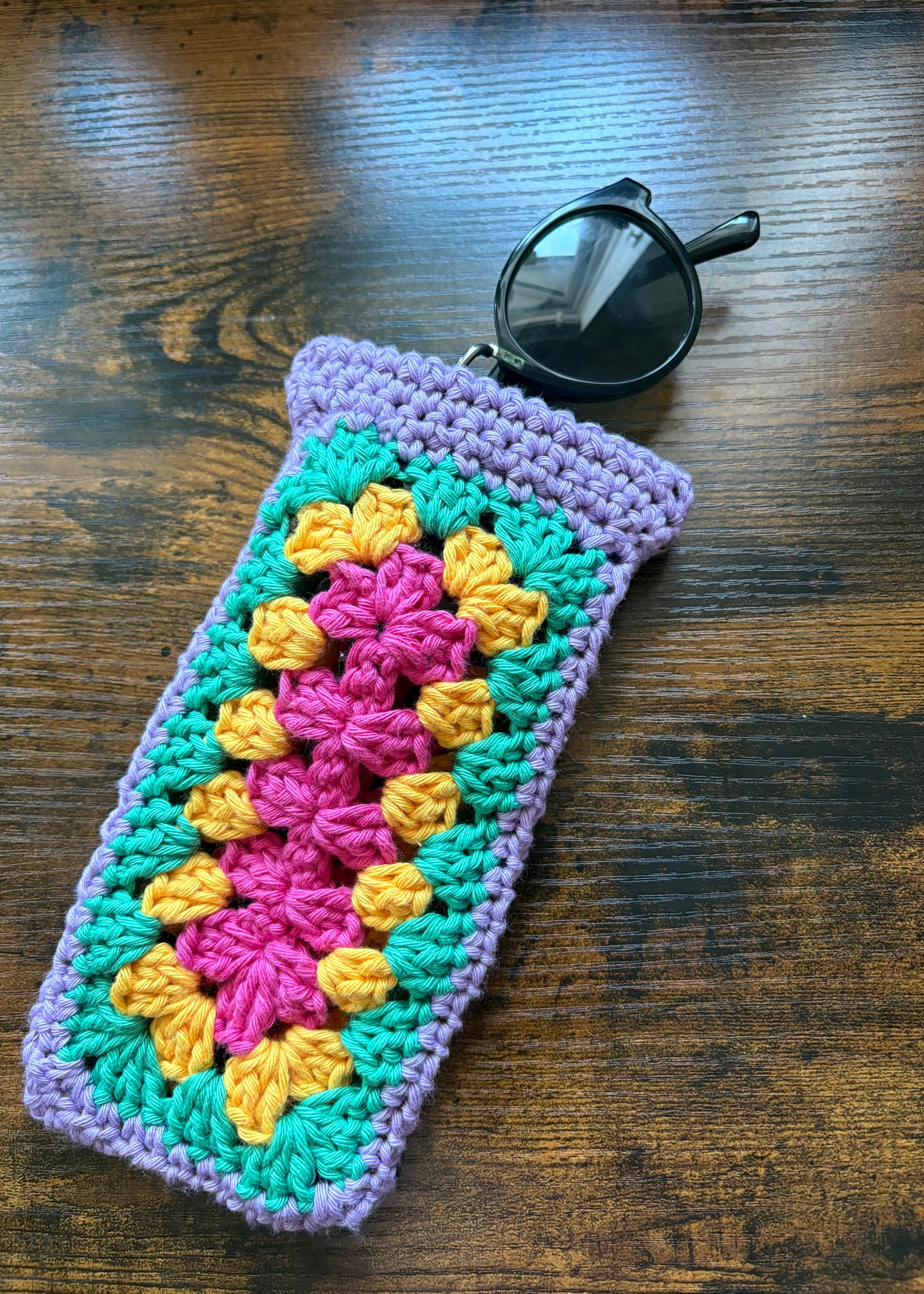 Granny Stitch Sunglasses Case - downloadable PDF