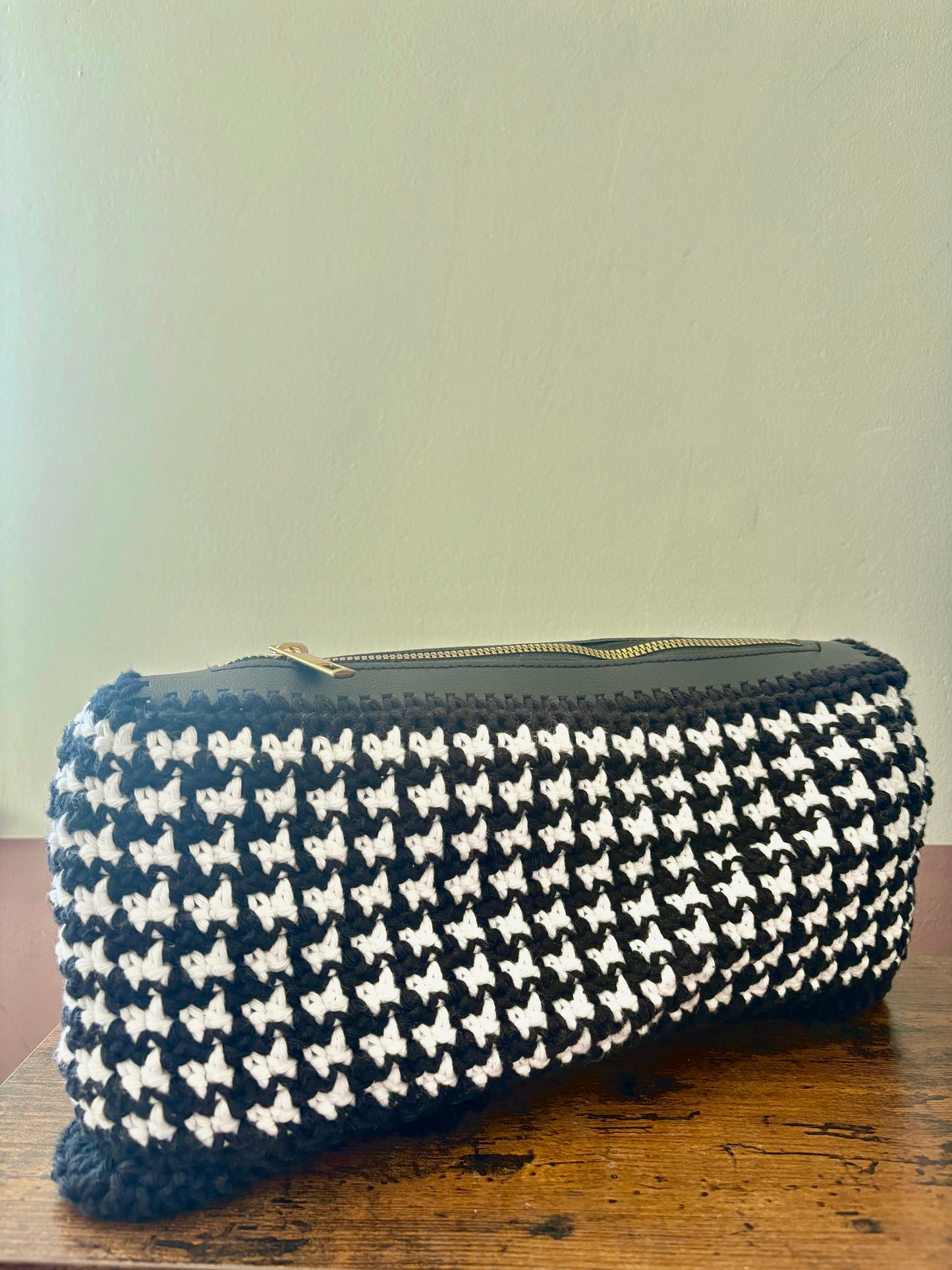 Houndstooth Zipper Pouch crochet pattern - downloadable PDF