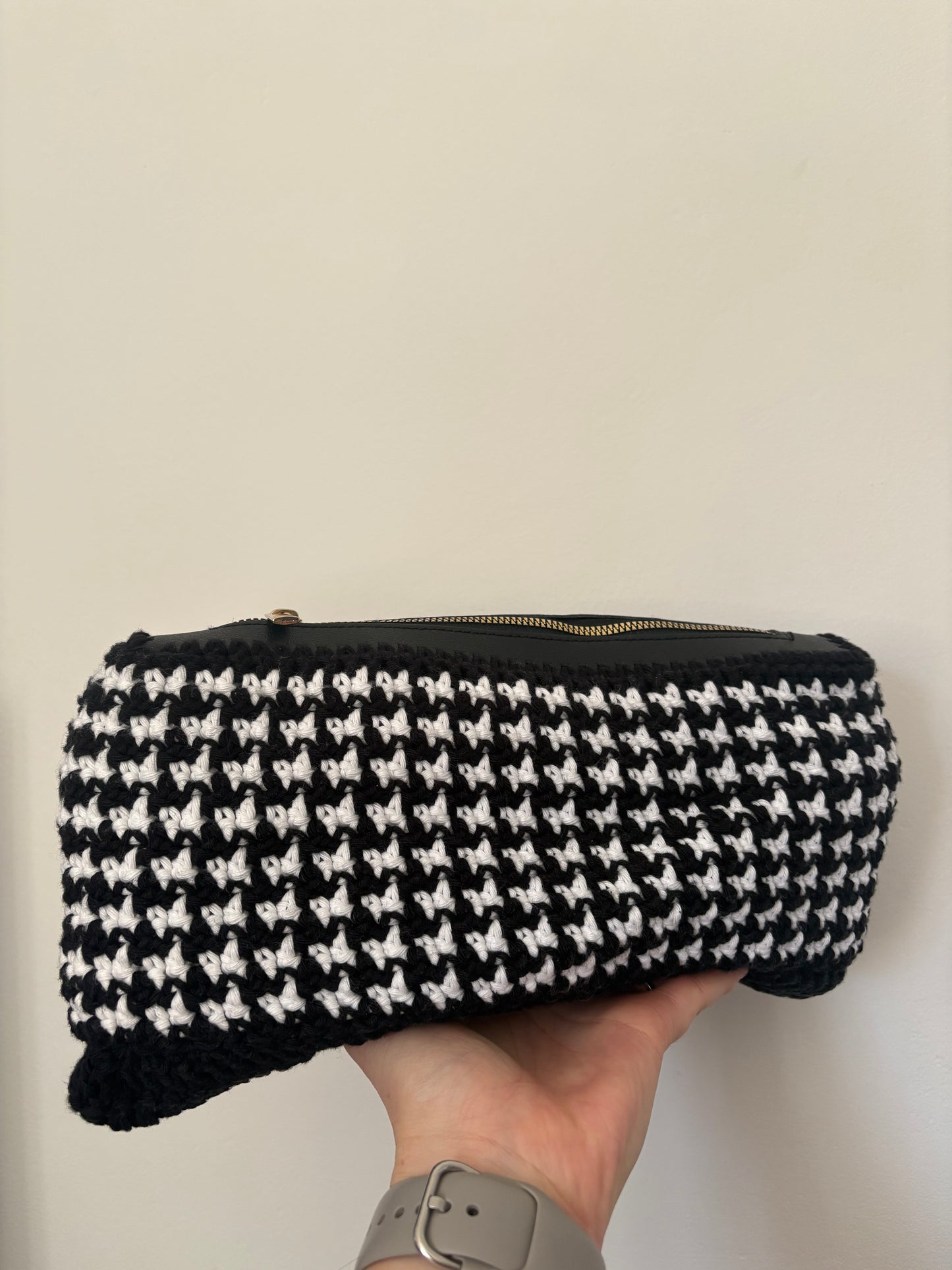 Houndstooth Zipper Pouch crochet pattern - downloadable PDF